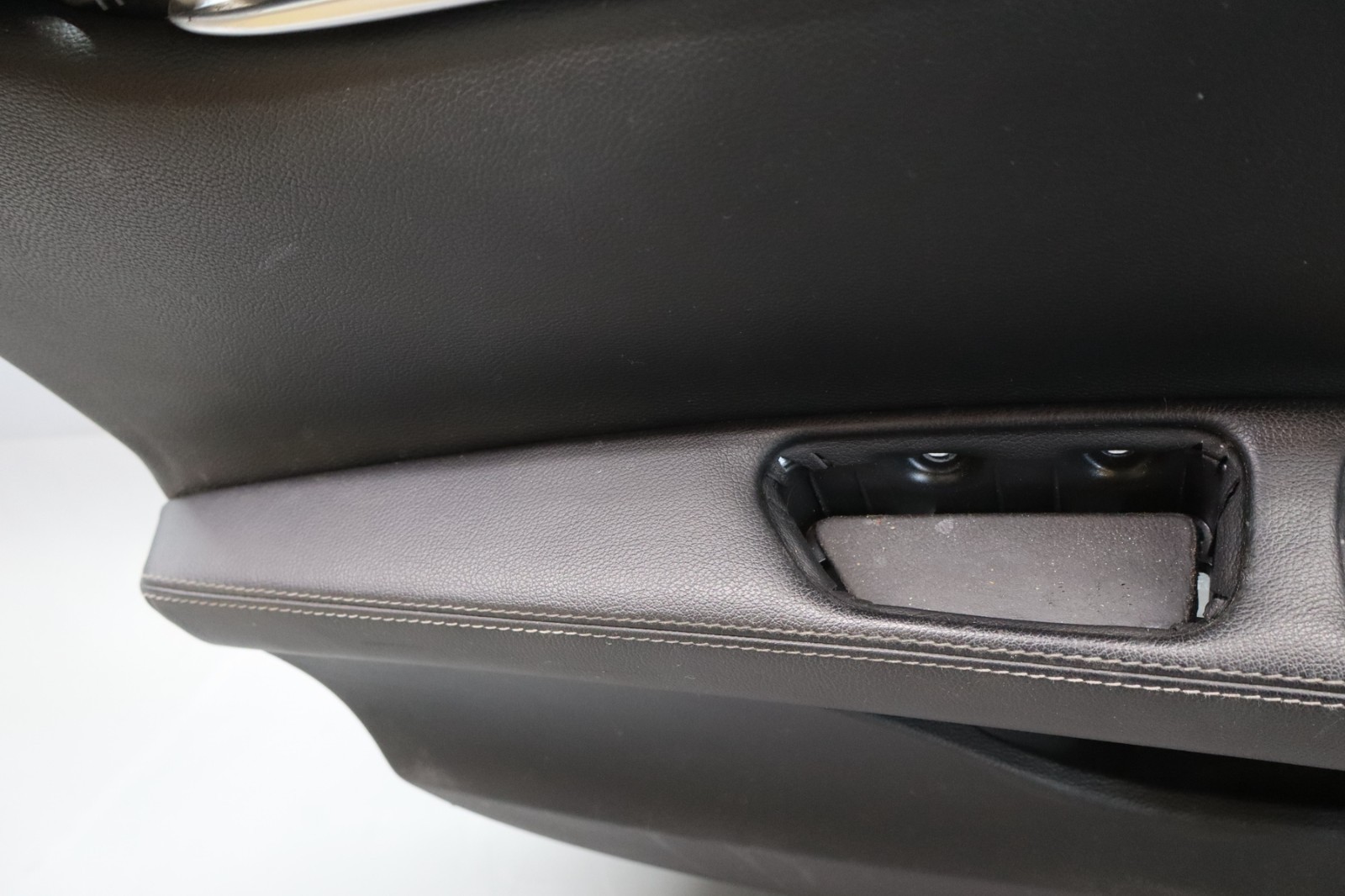 14-22 Maserati Ghibli S Front Left Driver Side Interior Door Panel Cover Oem