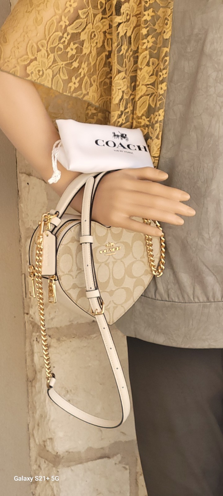 NWT Coach CJ450 Heart Crossbody/Handbag Signature Canvas Lt Khaki/Chalk Dust bag image 4
