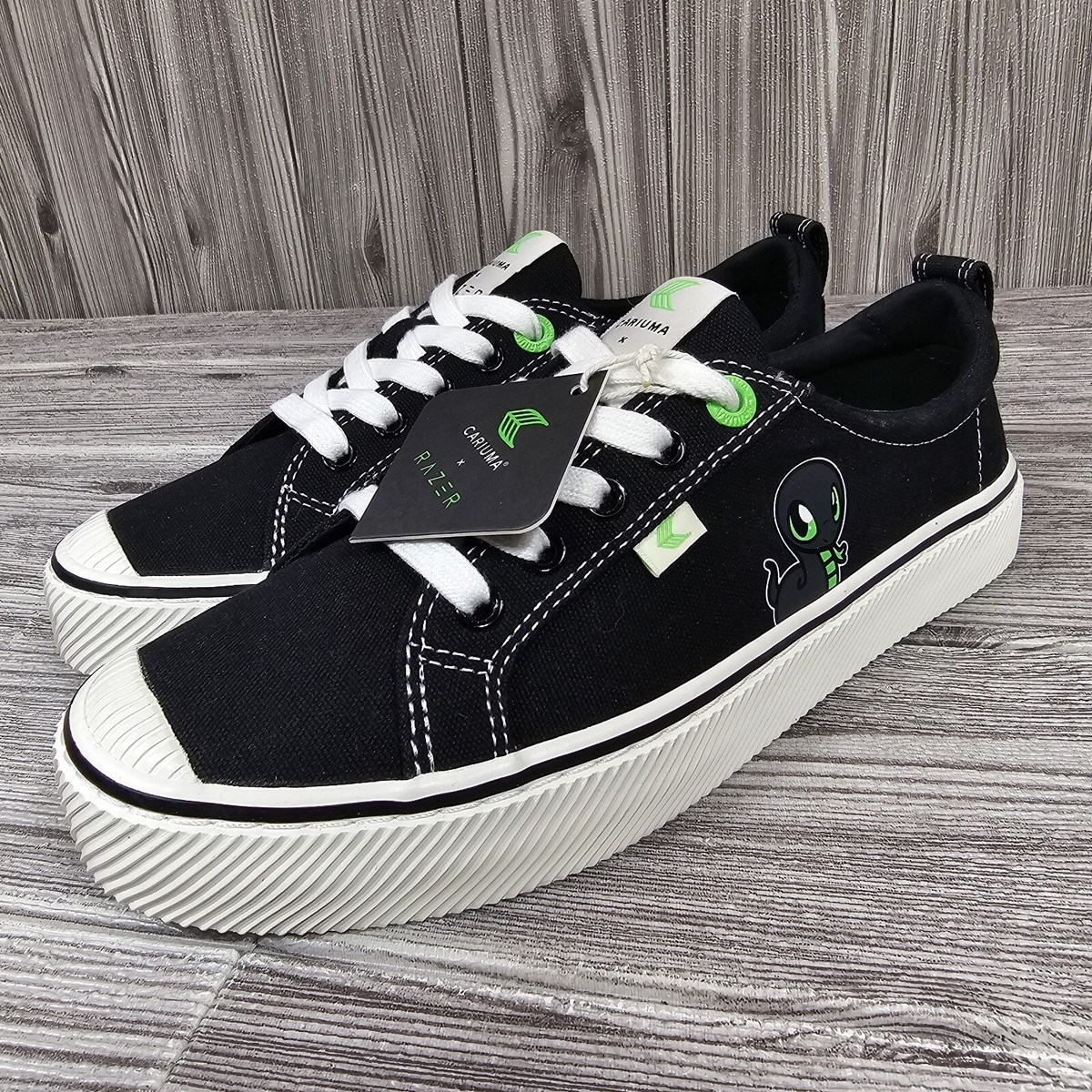 Cariuma OCA Low Razer Black Canvas Sneaker - Men's Size 6.5