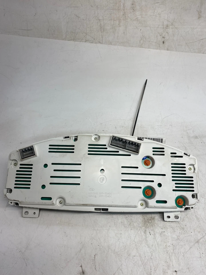 Medidor de velocímetro usado se adapta a: Kia Sportage Cluster 2007 mercado de EE. UU. 2,7 L 6 cilindros Foto 3 de 4