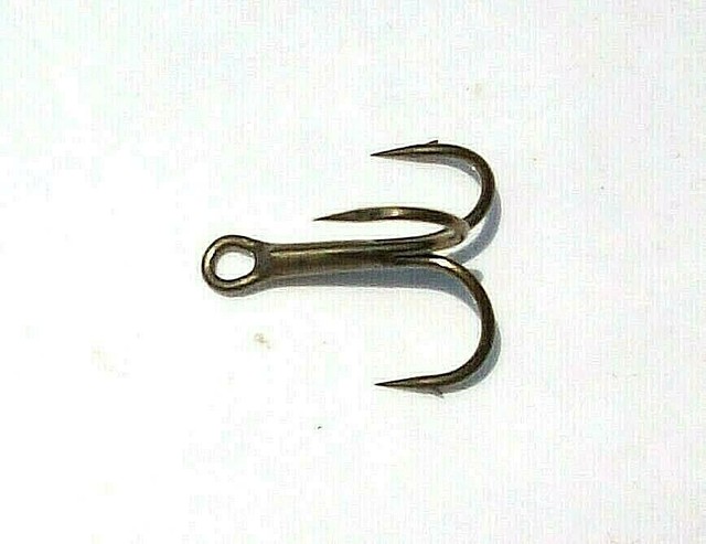 replacing treble hooks on crankbaits