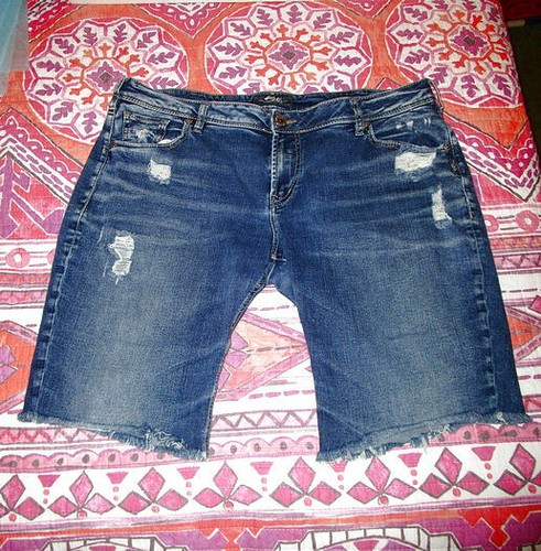 SILVER Sam BOYFRIEND Cut Offs Size 36 
