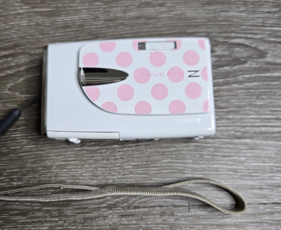 Fujifilm Finepix Z20fd RARE White Pink Polka Dot 10MP Digital