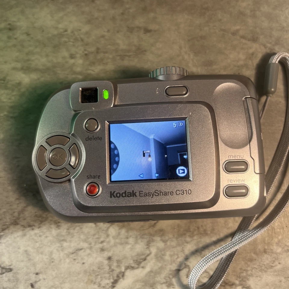 Kodak EasyShare C310 4MP Compact Digital Camera - Silver - Tested & Working - Image 3 of 4