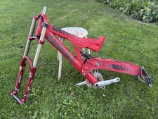 Santa Cruz Super 8 Vintage Downhill MTBRockShox BoXXer dual crown suspension