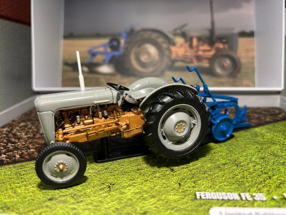 1:32 Ferguson FE35 1957 Grey Fergie Tractor & Ransomes Plough Model Boxed - Image 2 of 4