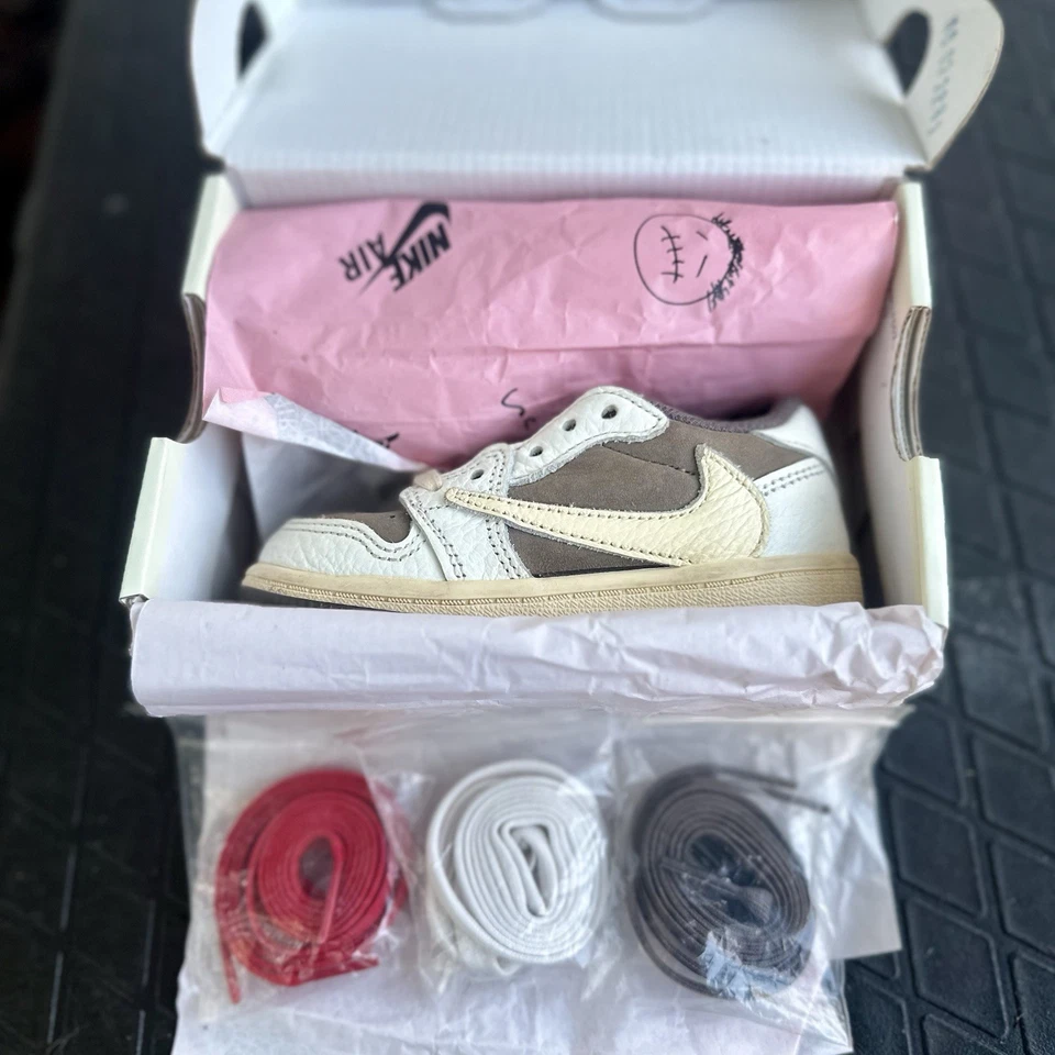 Jordan 1 Low OG SP TD Reverse Mocha Travis Scott Size 7c - Image 2 of 4