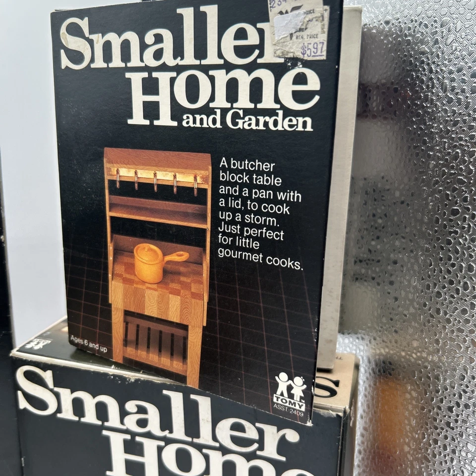 Juego de muebles de cocina vintage Tomy Smaller Homes 2403 para casa de muñecas nuevo en caja contenedor 48 lote Foto 4 de 4