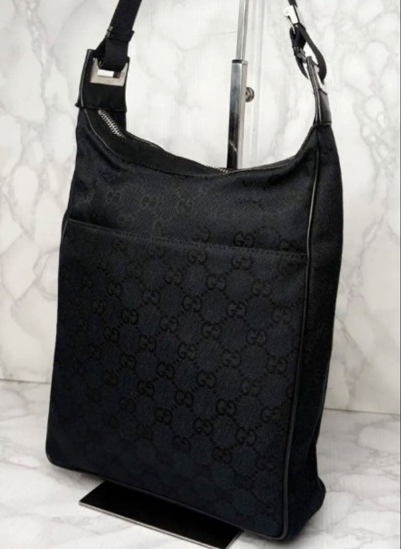 Authentic Excellent condition GUCCI shoulder bag … - image 2