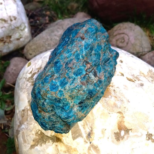 Piedra bruta apatita azul n.º 98A áspera 1,4 kg motivación apertura apatita zen - Imagen 4 de 5