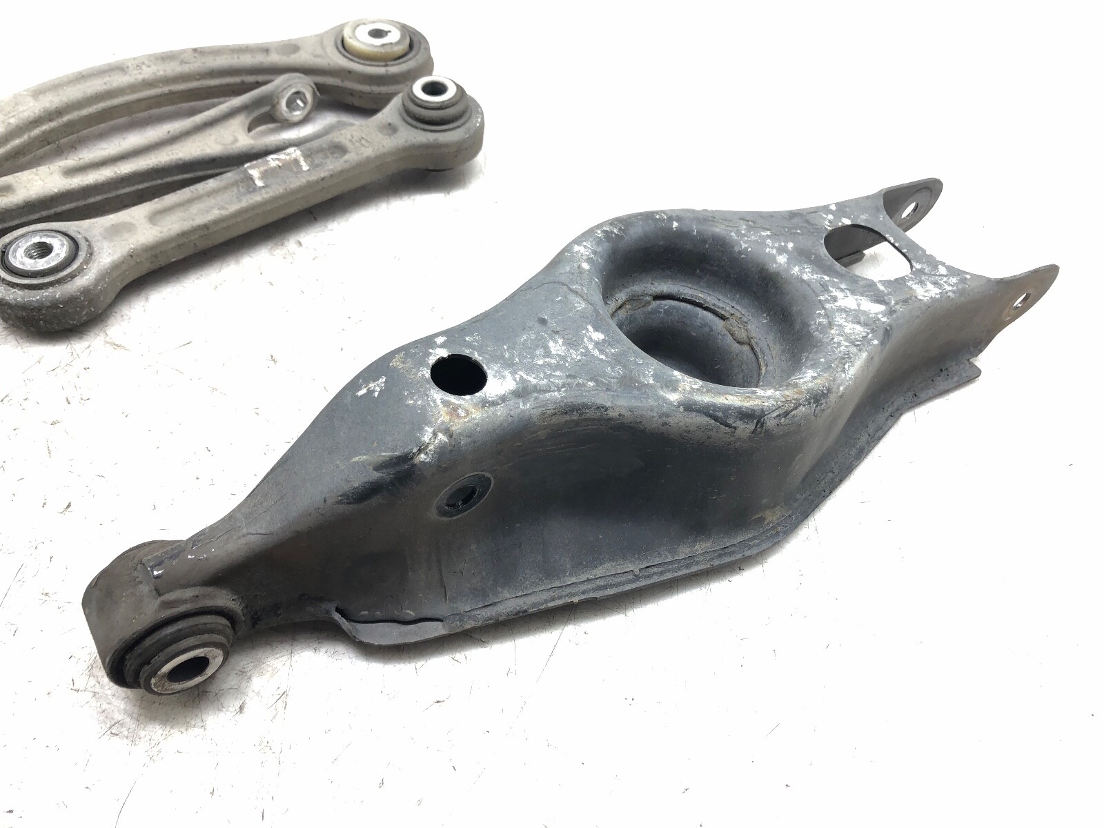 2014-2020 MASERATI GHIBLI RWD LEFT DRIVER REAR CONTROL ARM SET X4 OEM.