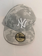 New Era NY Yankees Men's Fitted Cap - Gray & white  (59FIFTY)