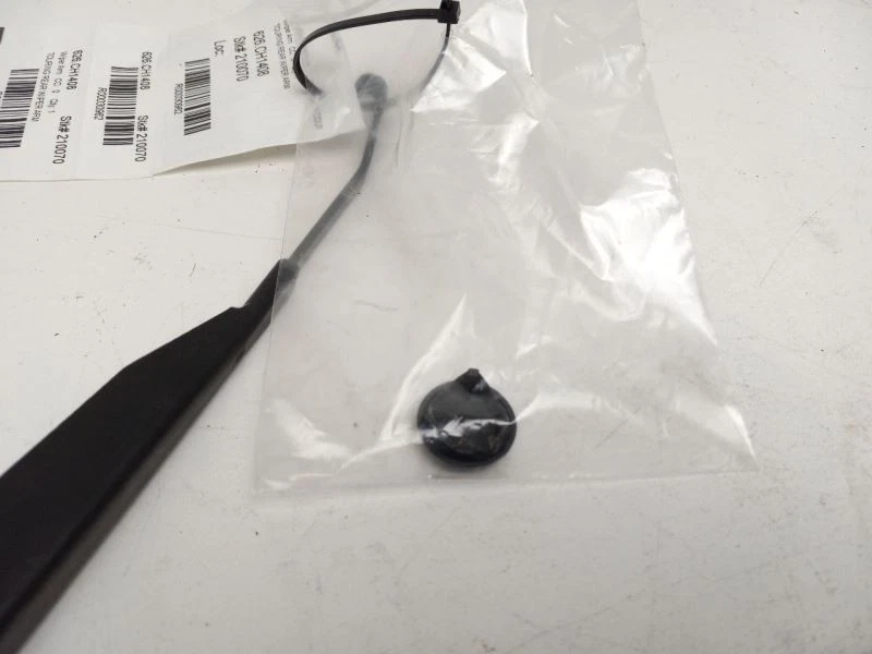 Chrysler Town Country 2008 brazo limpiaparabrisas trasero Foto 2 de 3