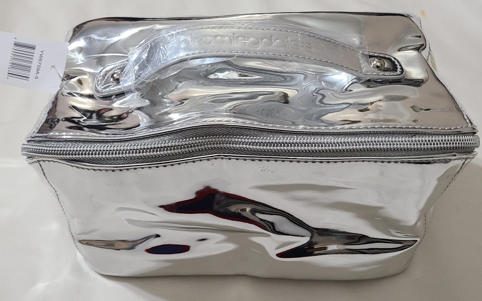 NWT Bloomingdale's Silver Metallic Makeup Cosmetic Bag Divided Pockets Organizer