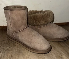 Emu Australia Boots Size 8 Stinger Mini Mushroom Color Sheepskin Ankle Bootie