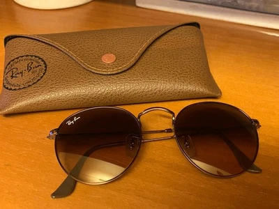 Ray-Ban RB3447 Round Metal Occhiali da Sole - Polarizzati marrone