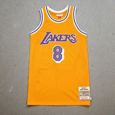 Ultimate Los Angeles Lakers Collector and Super Fan Gift Guide 40