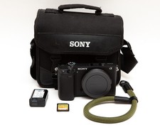 Sony Alpha A6400 24.2 MP Mirrorless Digital Camera Body Only  LOW Shutter  USA