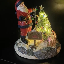 2019 St. Louis Cardinals Santa Stringing Lights Figure The Memory Company + Box