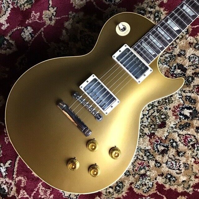Gibson: 1957 Les Paul Gold Top Reissue VOS No Pickguard Electric Guitar