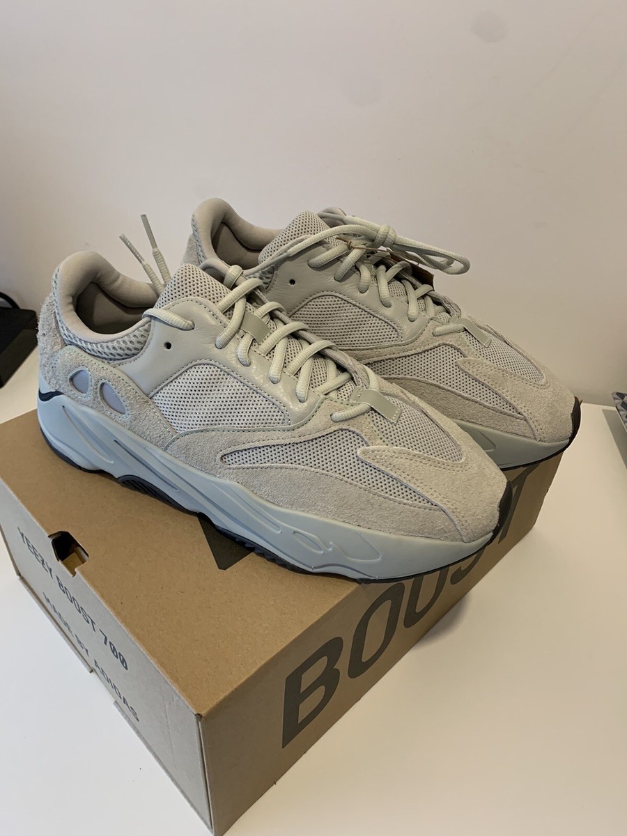 yeezy 700 size 10.5