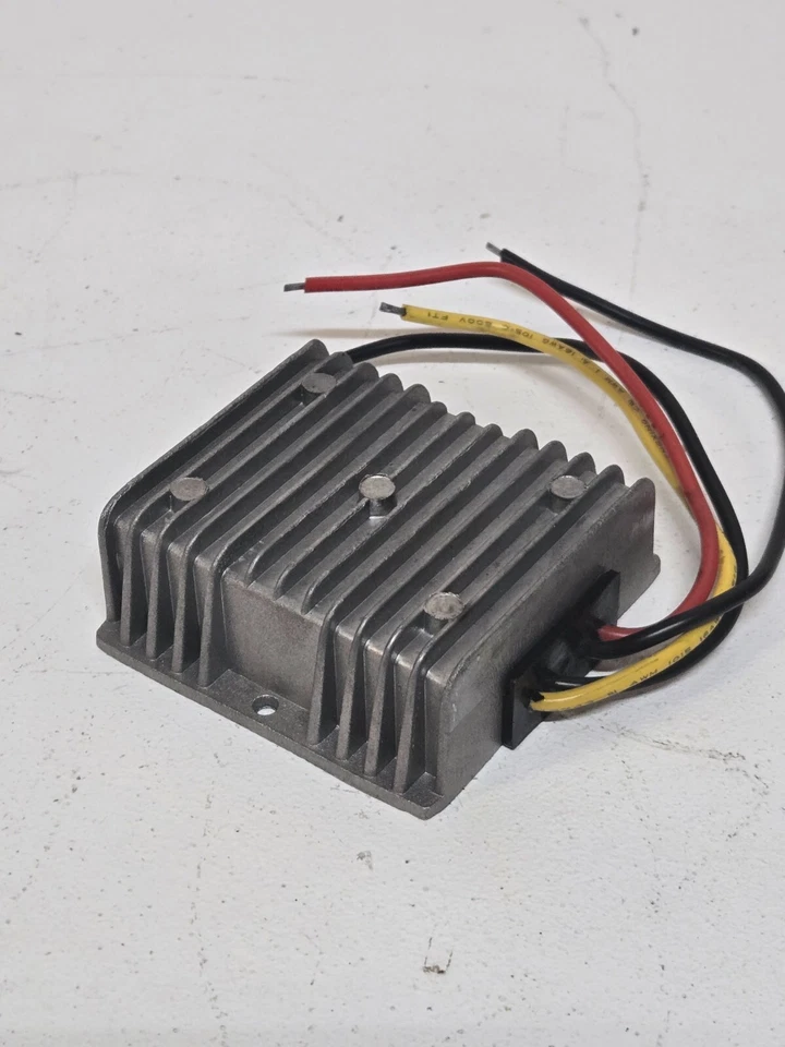 3 Quantity of 120 W DC-DC Converters 48V-12V 10 A | 100620-5009-15 (3 Quantity) - Image 2 of 4