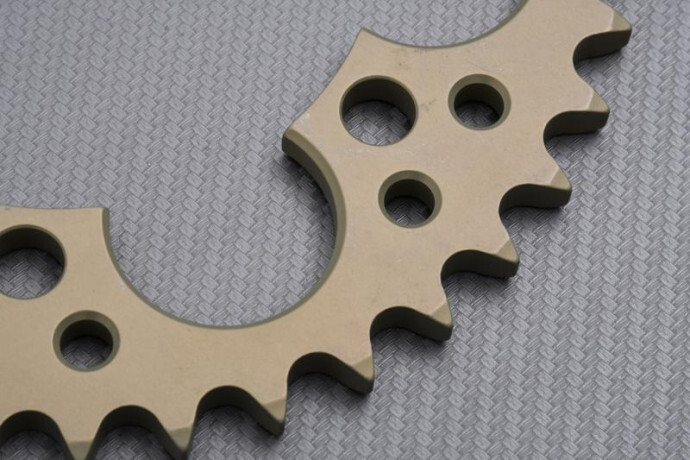 Couronne arrière Renthal anodisée 42 dents pas 530 pour XSR 900 - 2