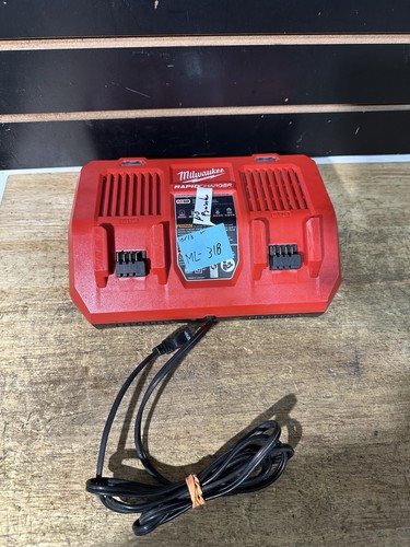 Milwaukee M18 Dual Bay Simultaneous Rapid Charger(48-59-1802)For Parts Or Repair