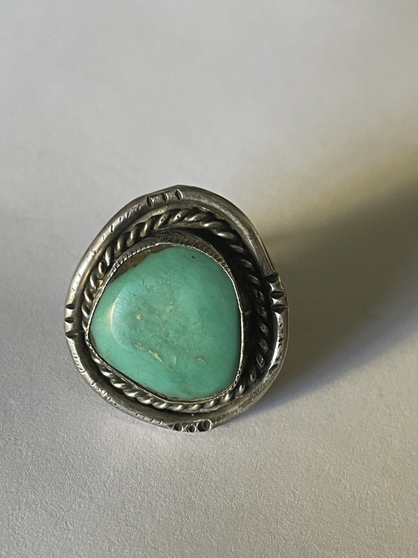 Vintage Navajo Native American Turquoise And Silver Ring