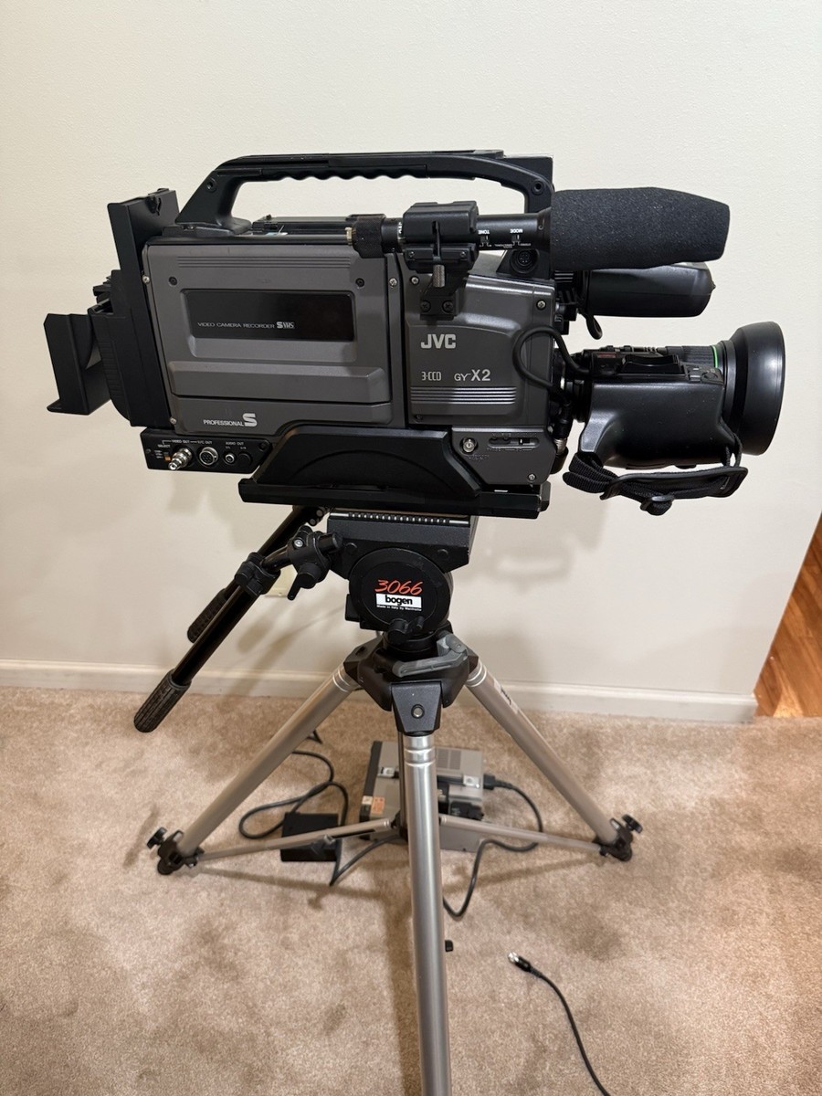 GOT7 ② JVC GY-X2 Professional VHS Camcorder 3-CCD Color Video