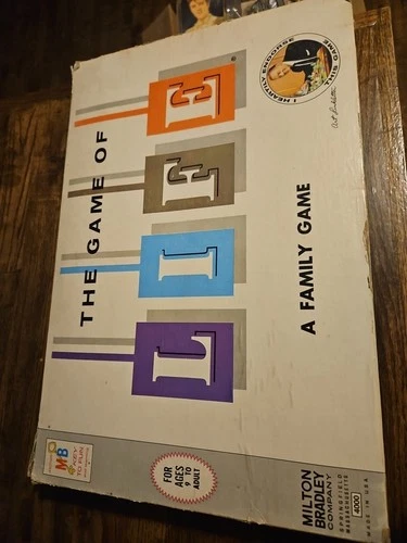 vintage Milton Bradley the Original Game of Life Board Game 1960