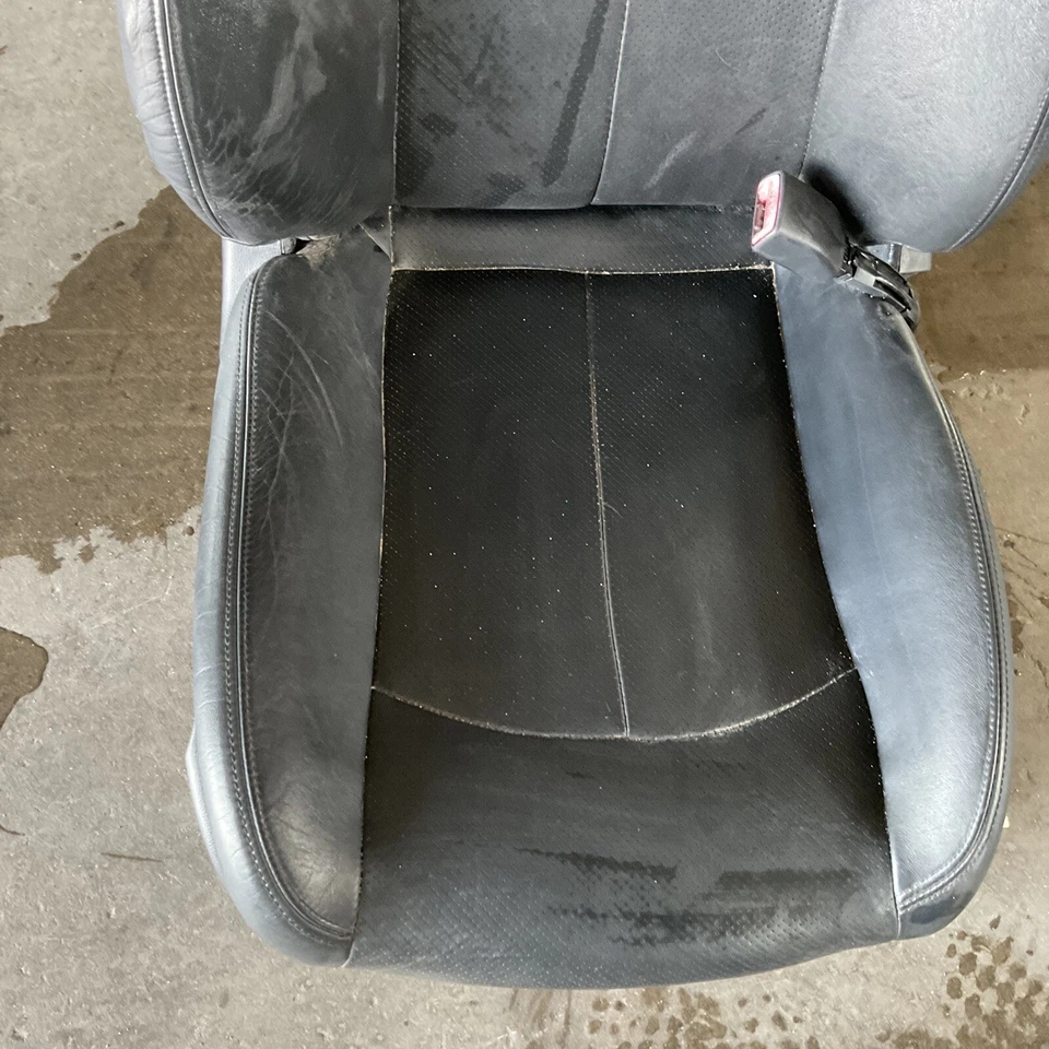 Assento dianteiro direito 07-13 Infiniti G35 G37 Sedan 87611-JK60A 87300-JK64A - Imagem 2 de 4