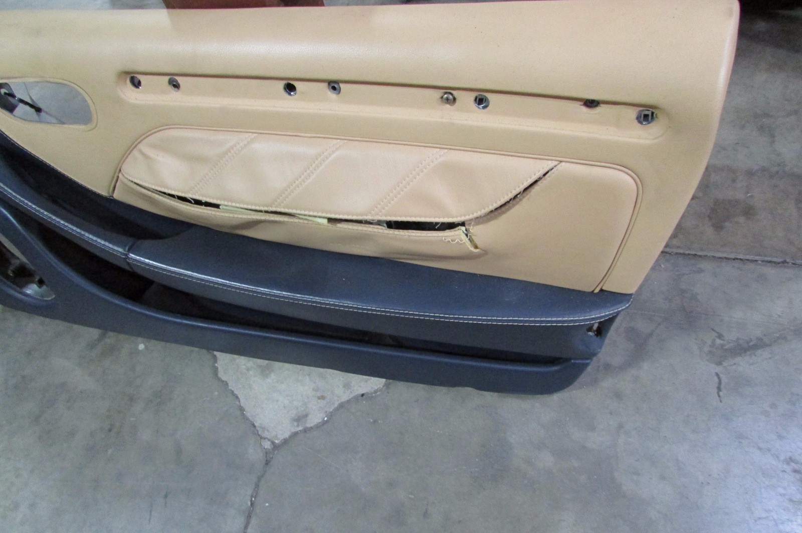 Maserati Coupe, RH, Right Front Door Inside Door Panel, Beige, P/N 67246201