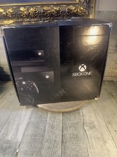 Xbox One Console 1540 Boxed w/ Kinect & Power...