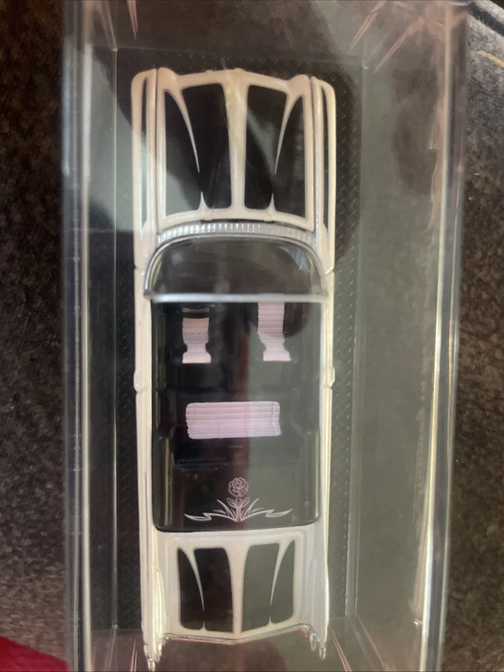 Cadillac convertible rosa Hot Wheels 1959 impresionante en el foco Foto 2 de 3