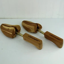 Men's Medium Jarman Shoe Tree Pair Red Cedar Rochester Co.