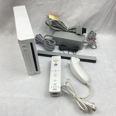 Nintendo Wii Console System White RVL-001 GameCube Compatible