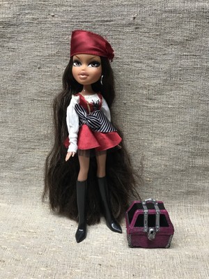 bratz pirate