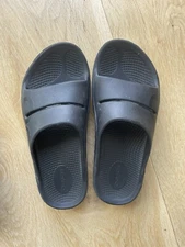 OOFOS OOahh Sport Slide, Matte black, M-6/W-8 Euro 39 Sport Recovery+Mug