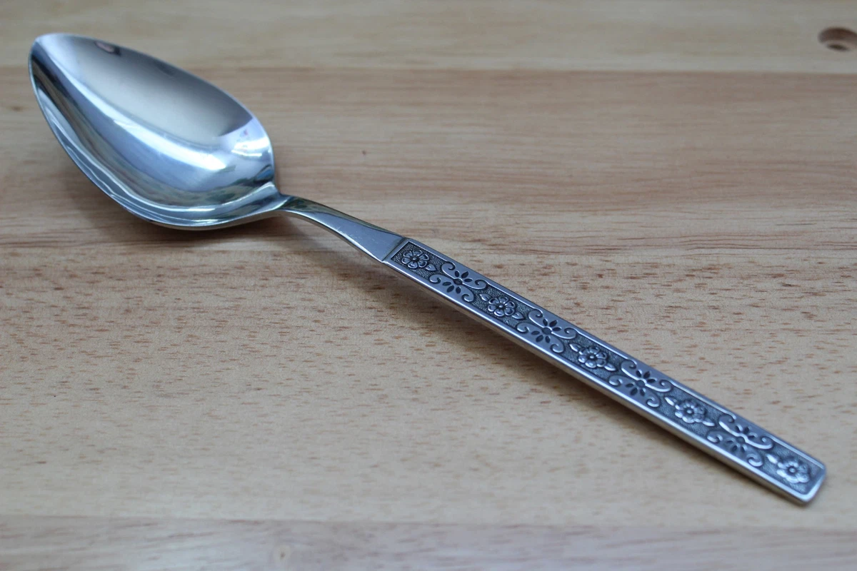 Oneida Distinction Deluxe Capri Stainless Serving Spoon HH Flatware 8 1/4