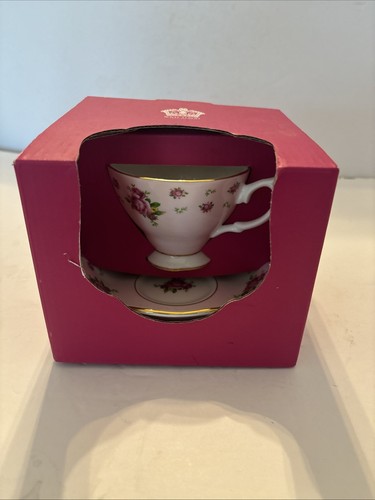 Taza de té y platillo vintage Royal Albert New Country Roses