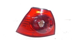 VW Golf Rücklicht links außen 2004-2008 1K6945257 BRU