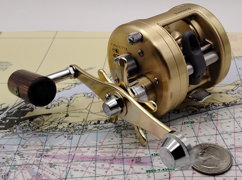 Mulinello da Pesca Shimano Calcutta Kobune 400 Livel-Wind Baitcasting /Jdm Favorite - Foto 4 di 19