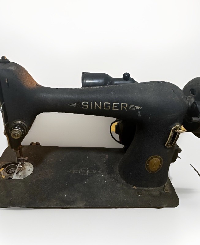 Vintage Singer 66 Sewing Machine Direct Drive Potted Motor WORKING w/ Light