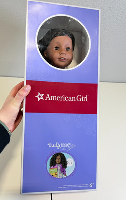 NWB American Girl Truly Me #85 18'' Doll Dark Hair Skin Eyes w/ Book