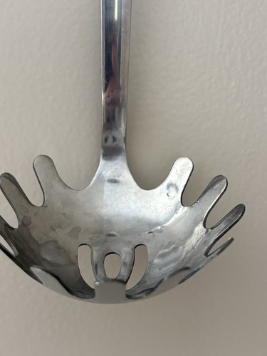 Pasta Server with Magnolia Detail On The Handle Stainless Steel - Afbeelding 3 van 3