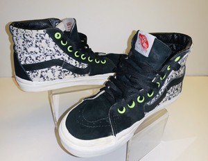 skull high top vans