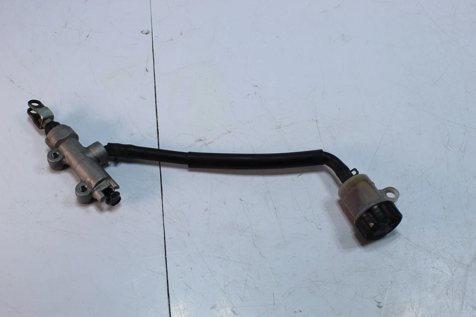 Cilindro maestro de freno trasero Kawasaki Z1000 2010 Foto 4 de 4