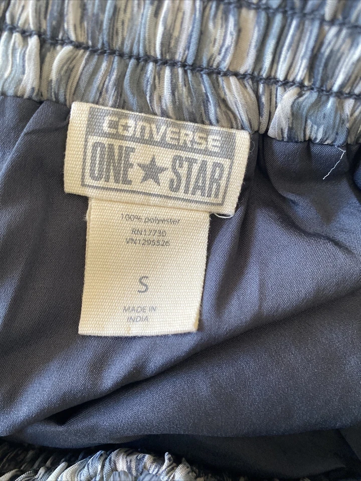 Minifalda forrada pequeña para mujer Converse One Star Foto 4 de 4