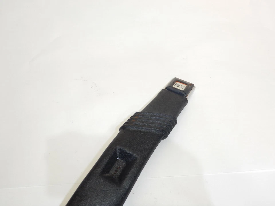 Jeep Wrangler YJ 91-95 OEM Driver Left Front Female Seat Belt End Buckle - Изображение 2 из 4